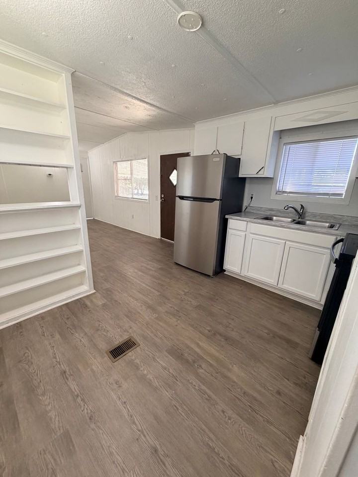 3703 Highway 25 S - Photo 5 of 11