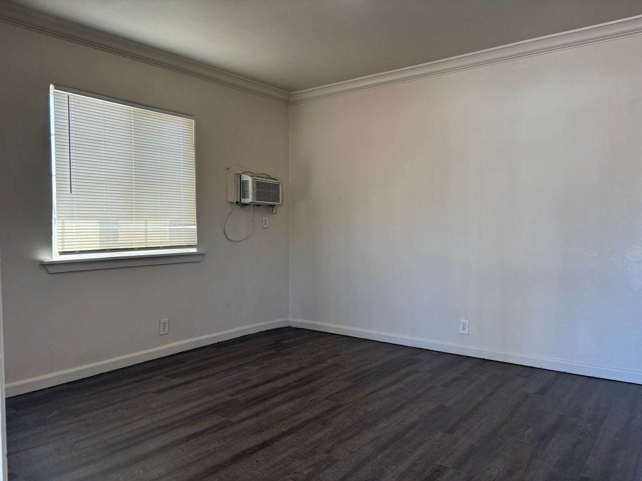 1612 E Home Ave - Photo 4 of 12