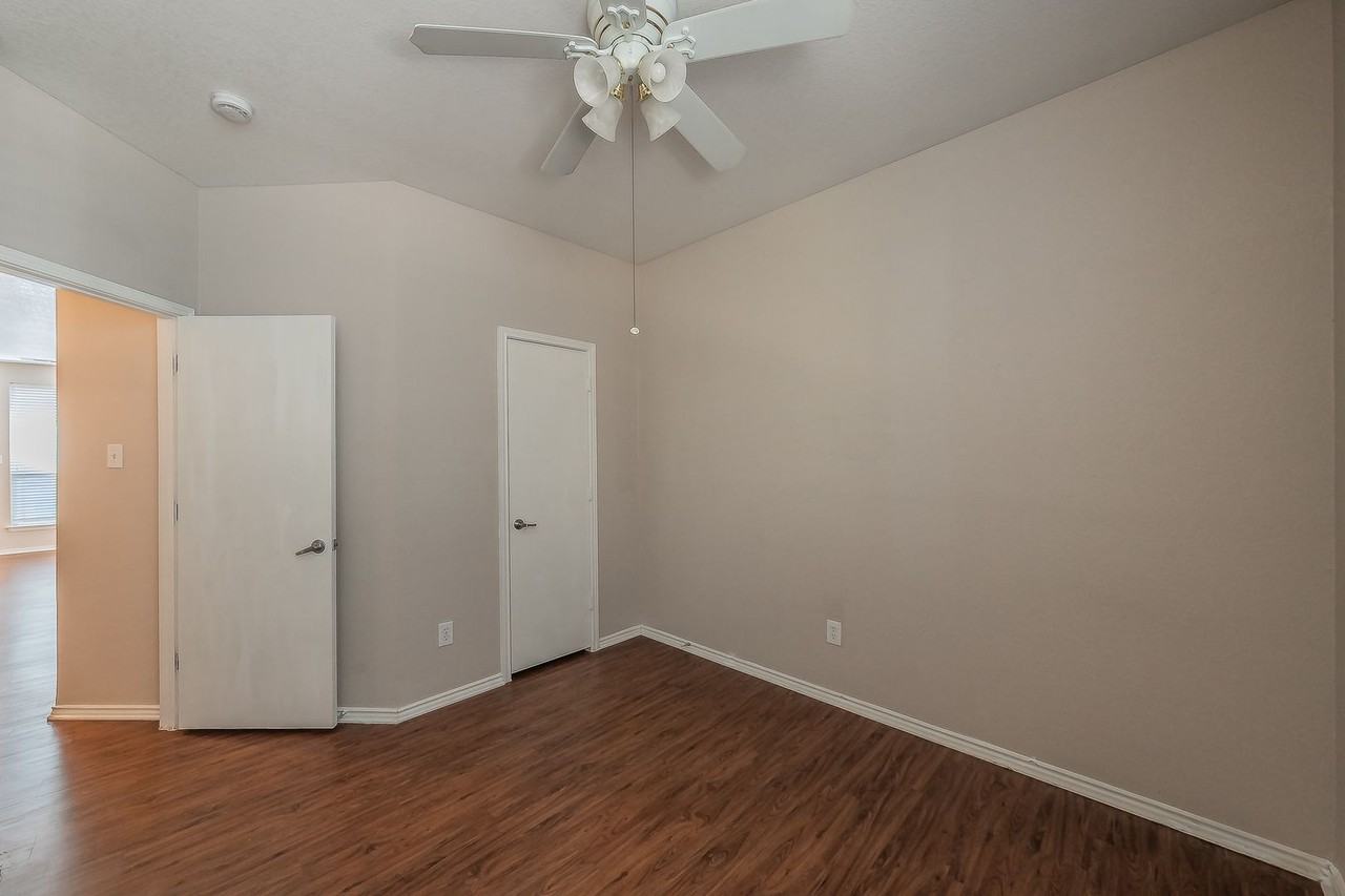 9713 Brenden Dr - Photo 4 of 40