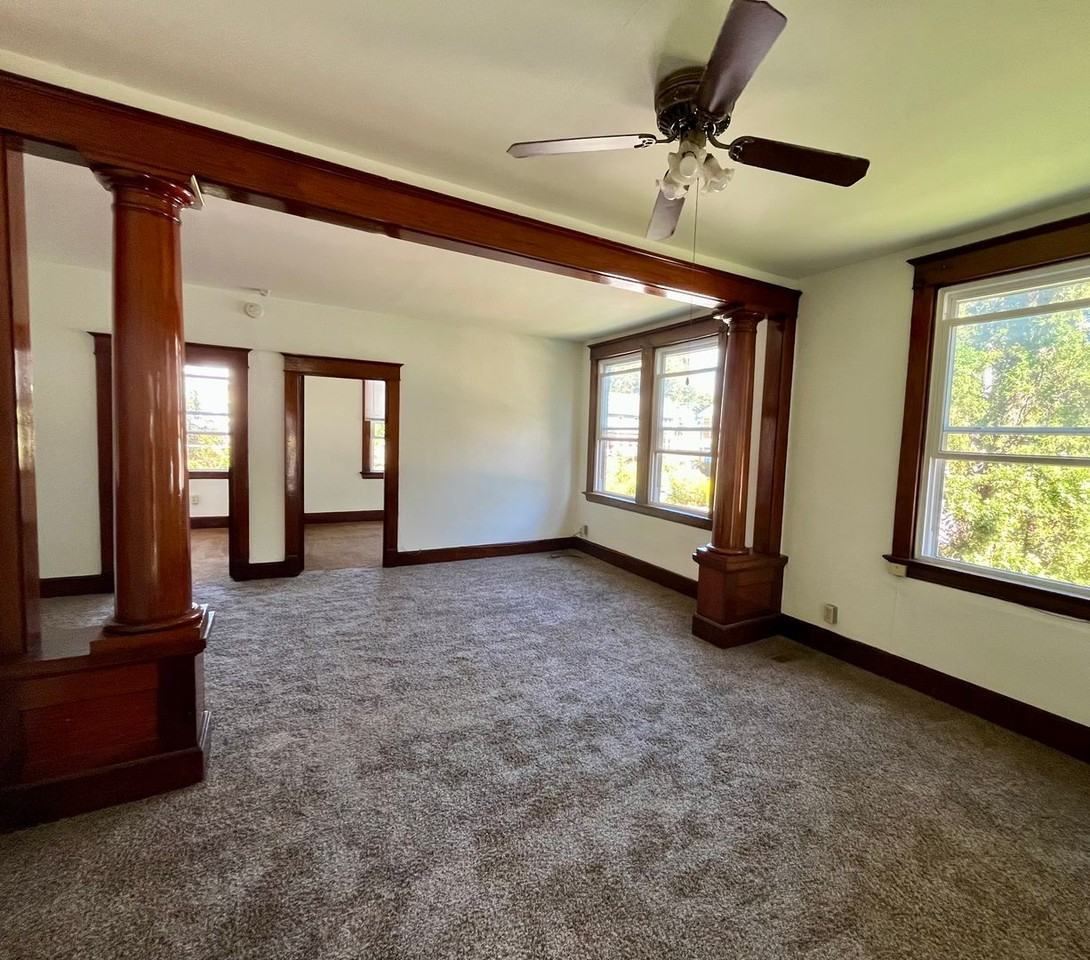 532 Easton St - Photo 3 of 7