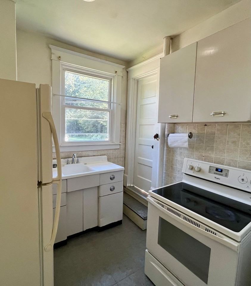 532 Easton St - Photo 4 of 7