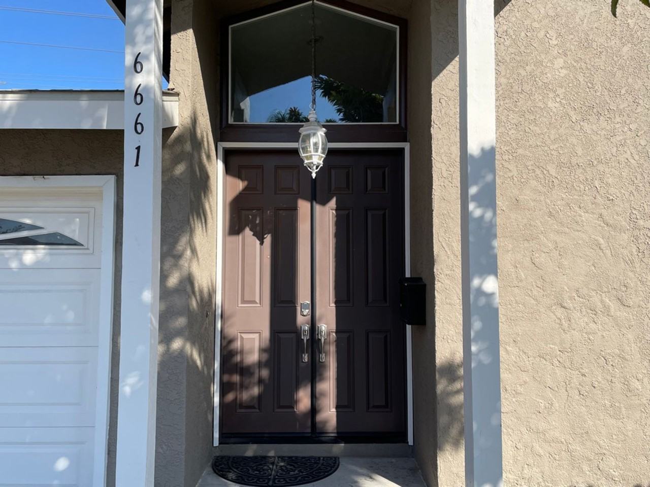 6661 Forest St - Photo 3 of 20