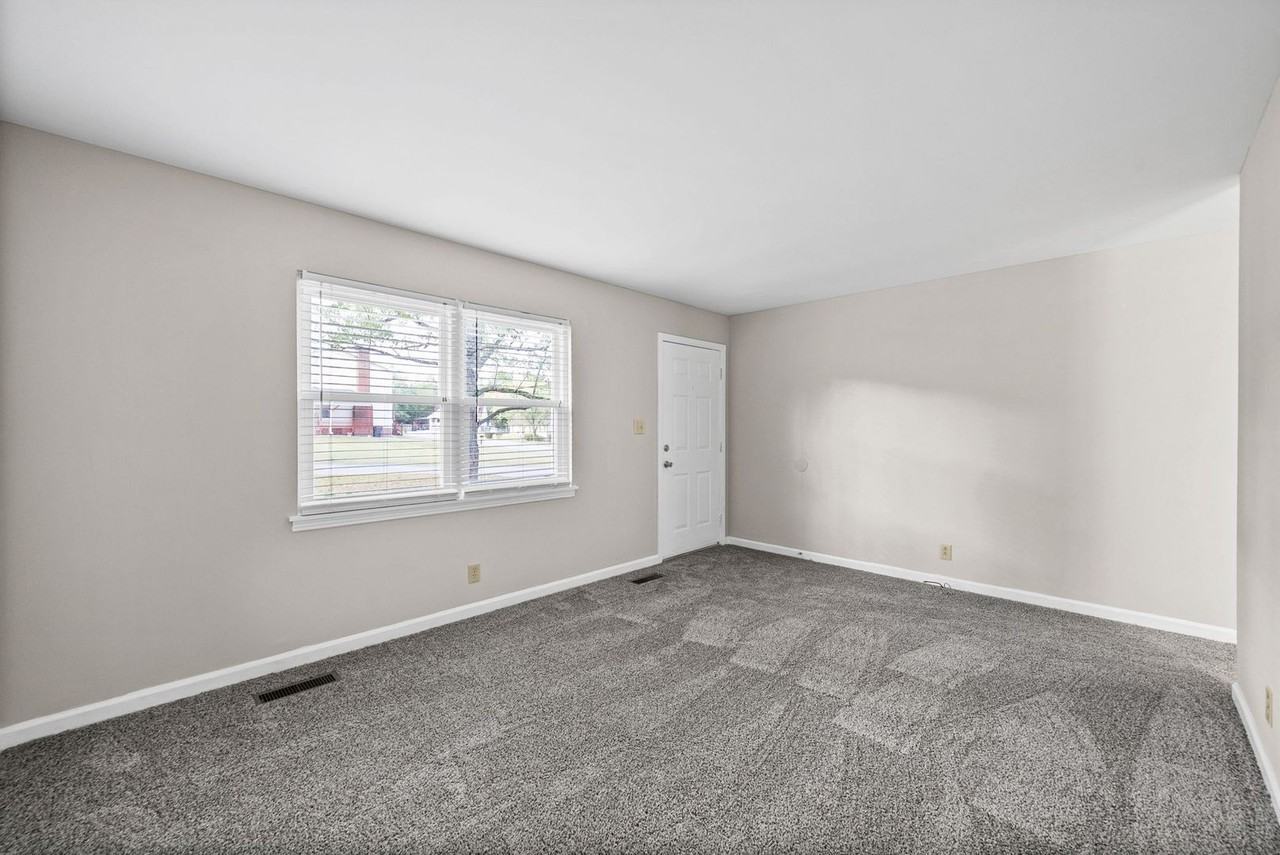 715 Ranch Hill Dr - Photo 6 of 28