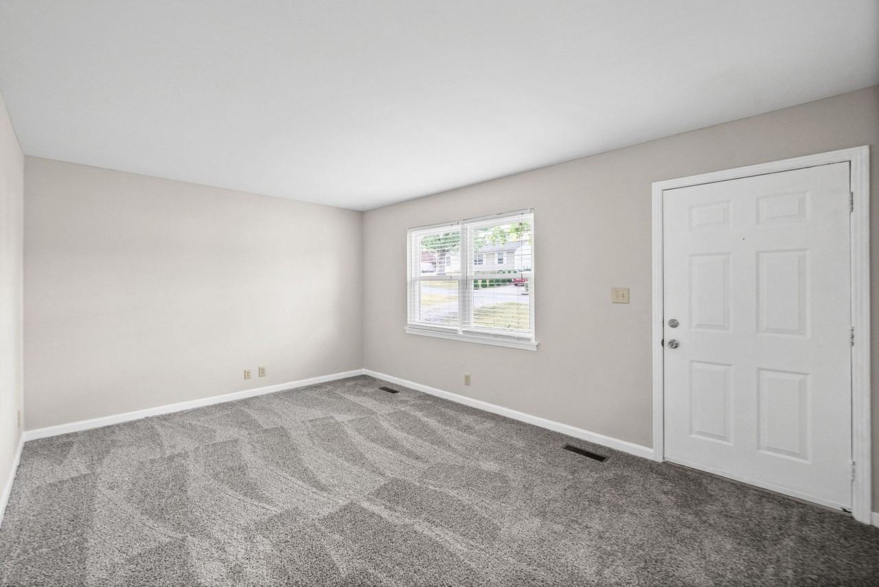 715 Ranch Hill Dr - Photo 7 of 28