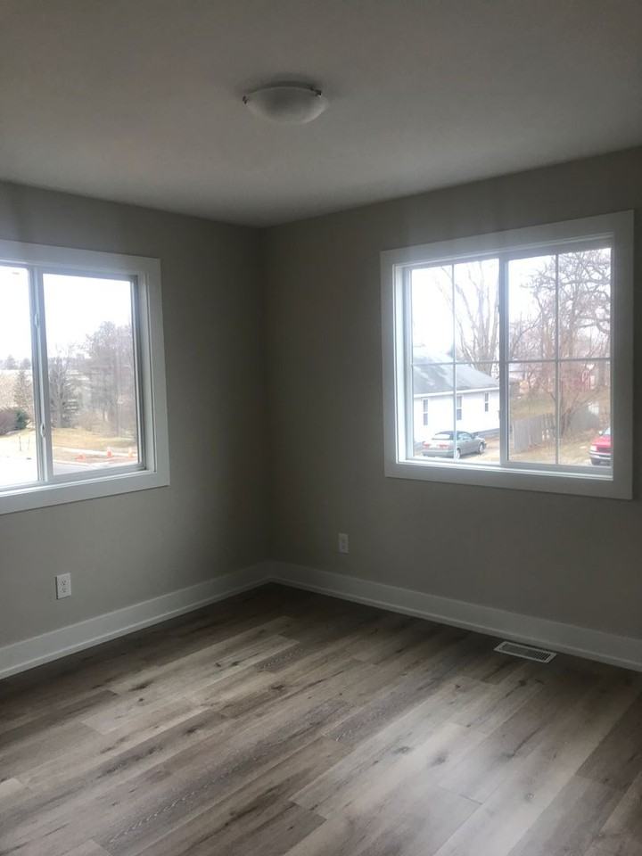 320 Mason Ave - Photo 5 of 10