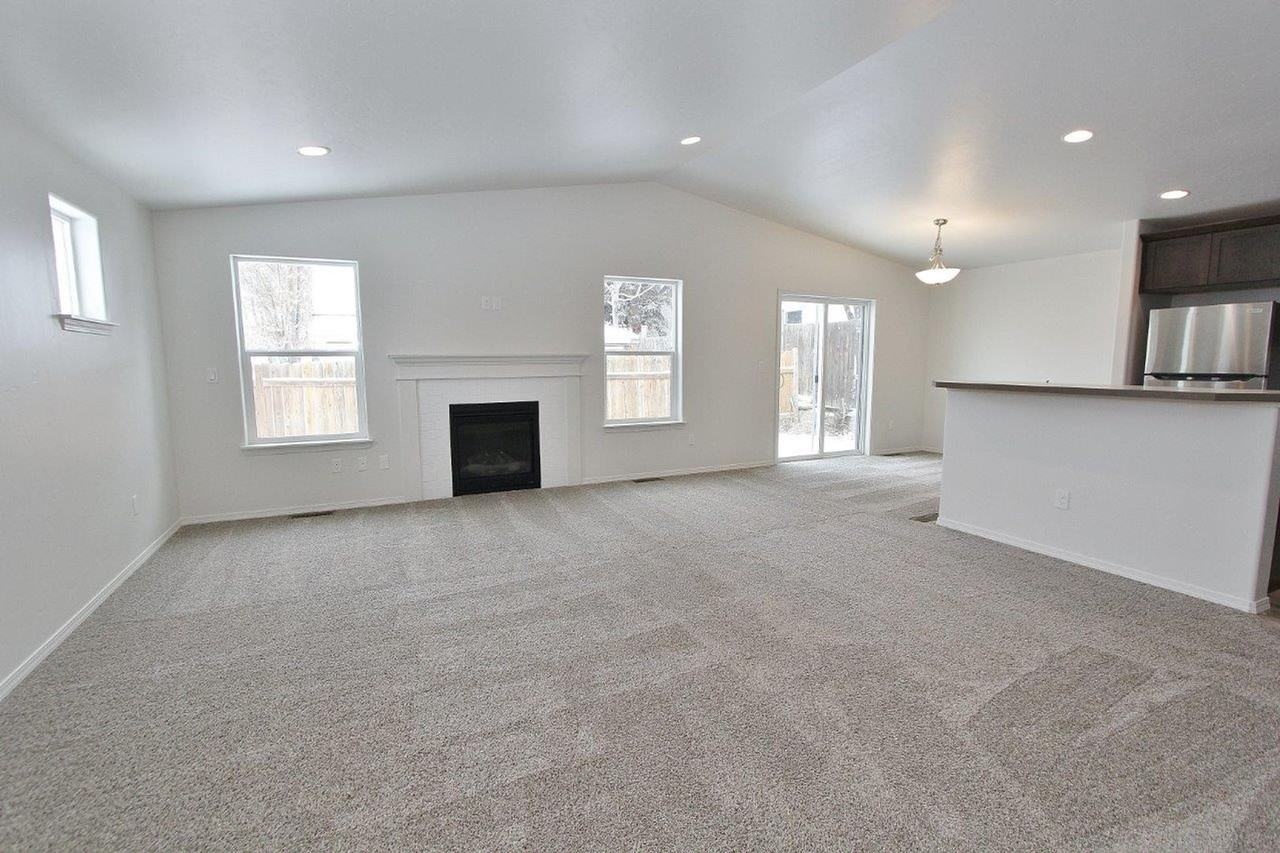 1410 5th St N - Photo 4 of 23