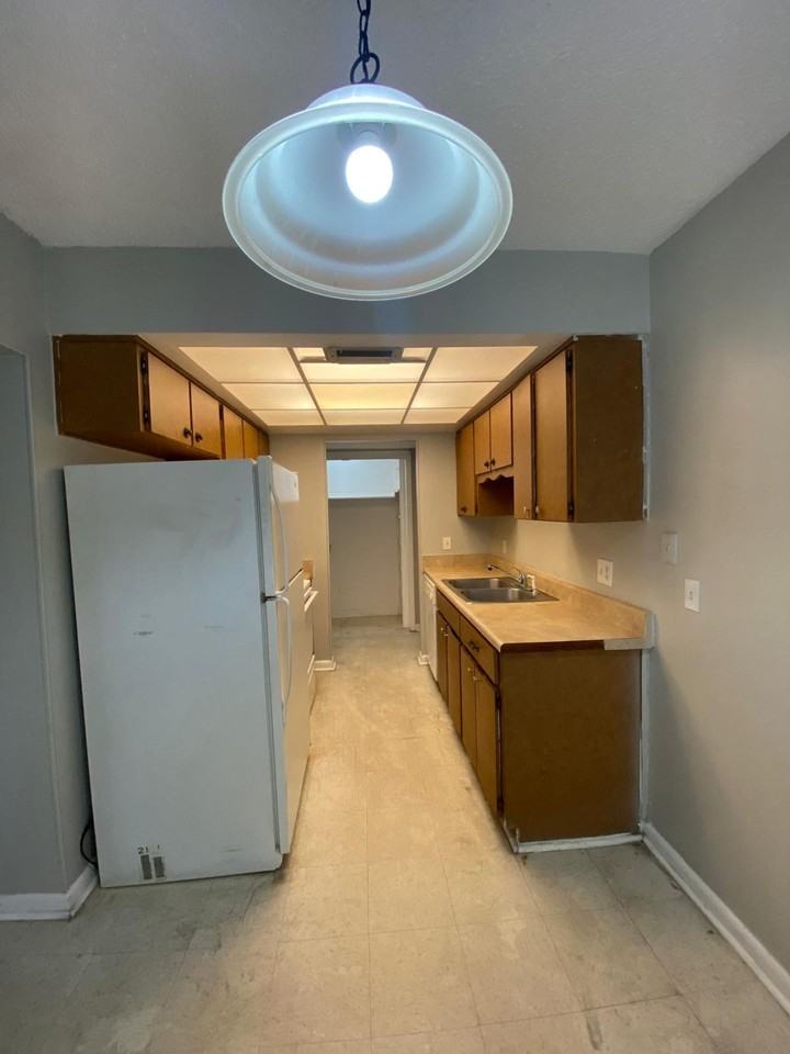 650 Avenue J Nw - Photo 3 of 21