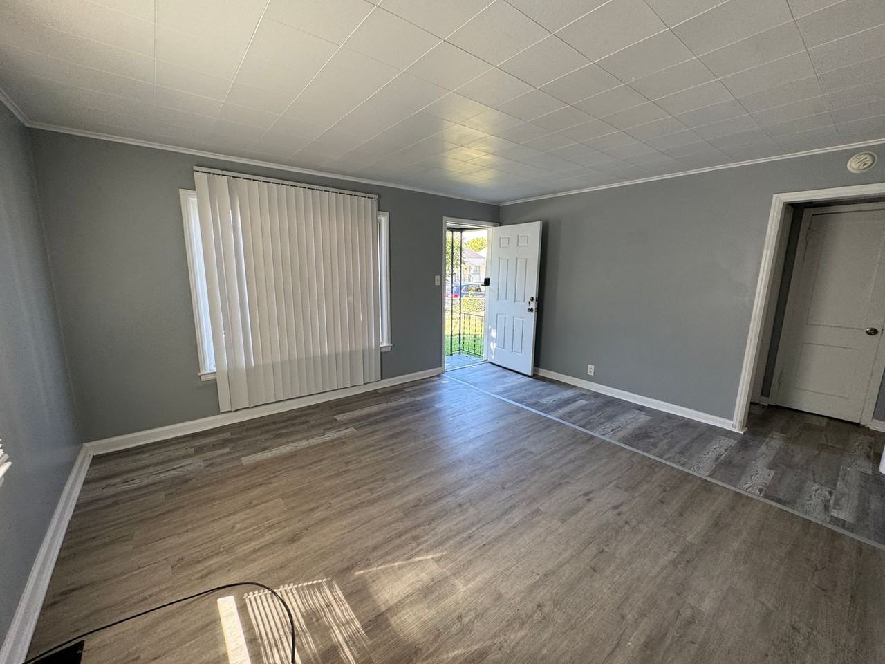 1747 Asbury St - Photo 4 of 25