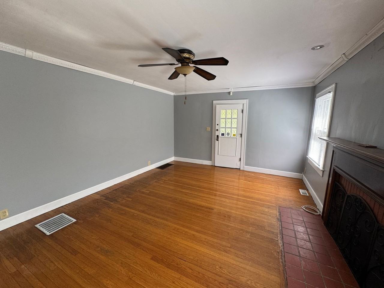 822 N Chester Ave - Photo 6 of 29