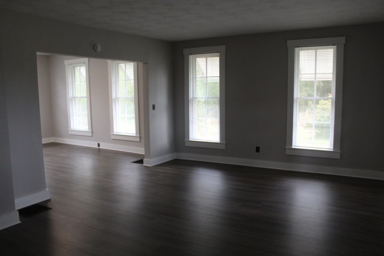 10202 N Rooker Rd - Photo 3 of 13