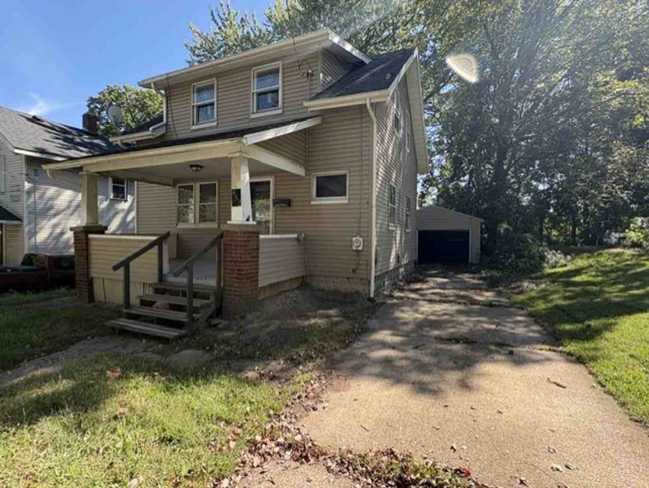 452 Allenford St - Photo 2 of 10