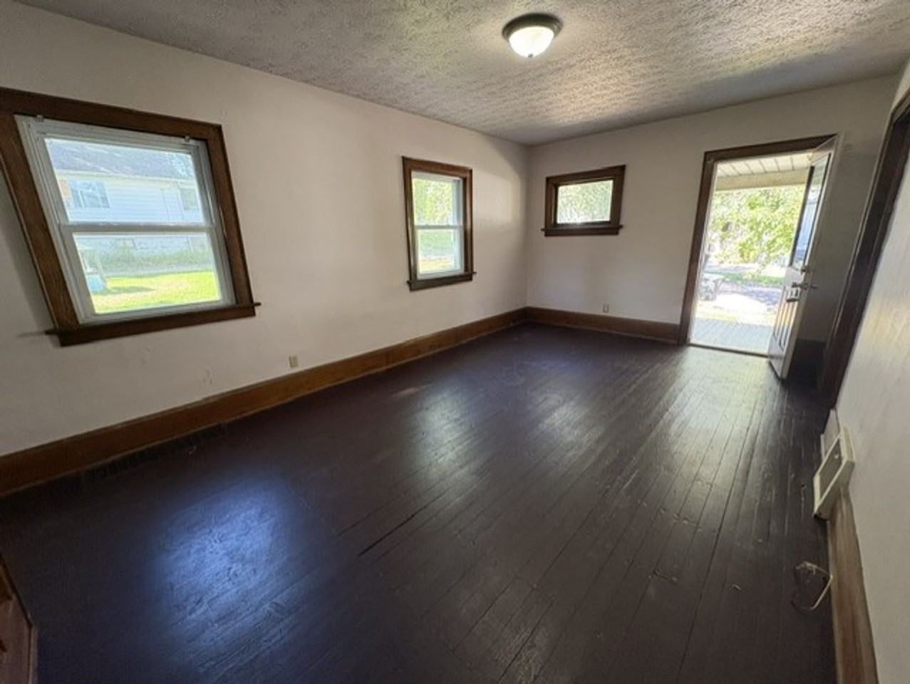 452 Allenford St - Photo 3 of 10