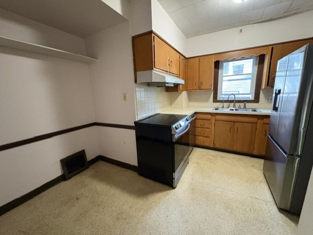 452 Allenford St - Photo 5 of 10