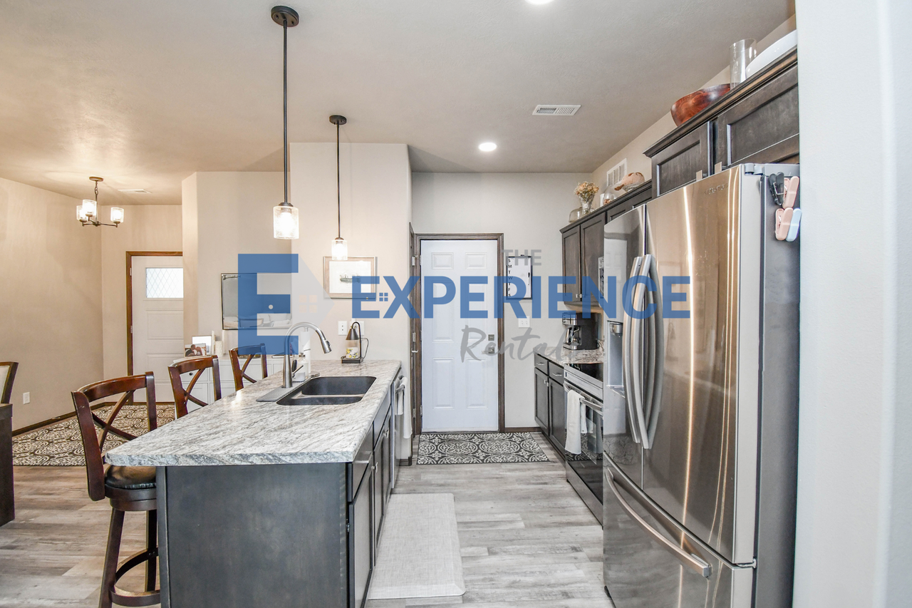 5810 S Whisper Creek Pl - Photo 6 of 41