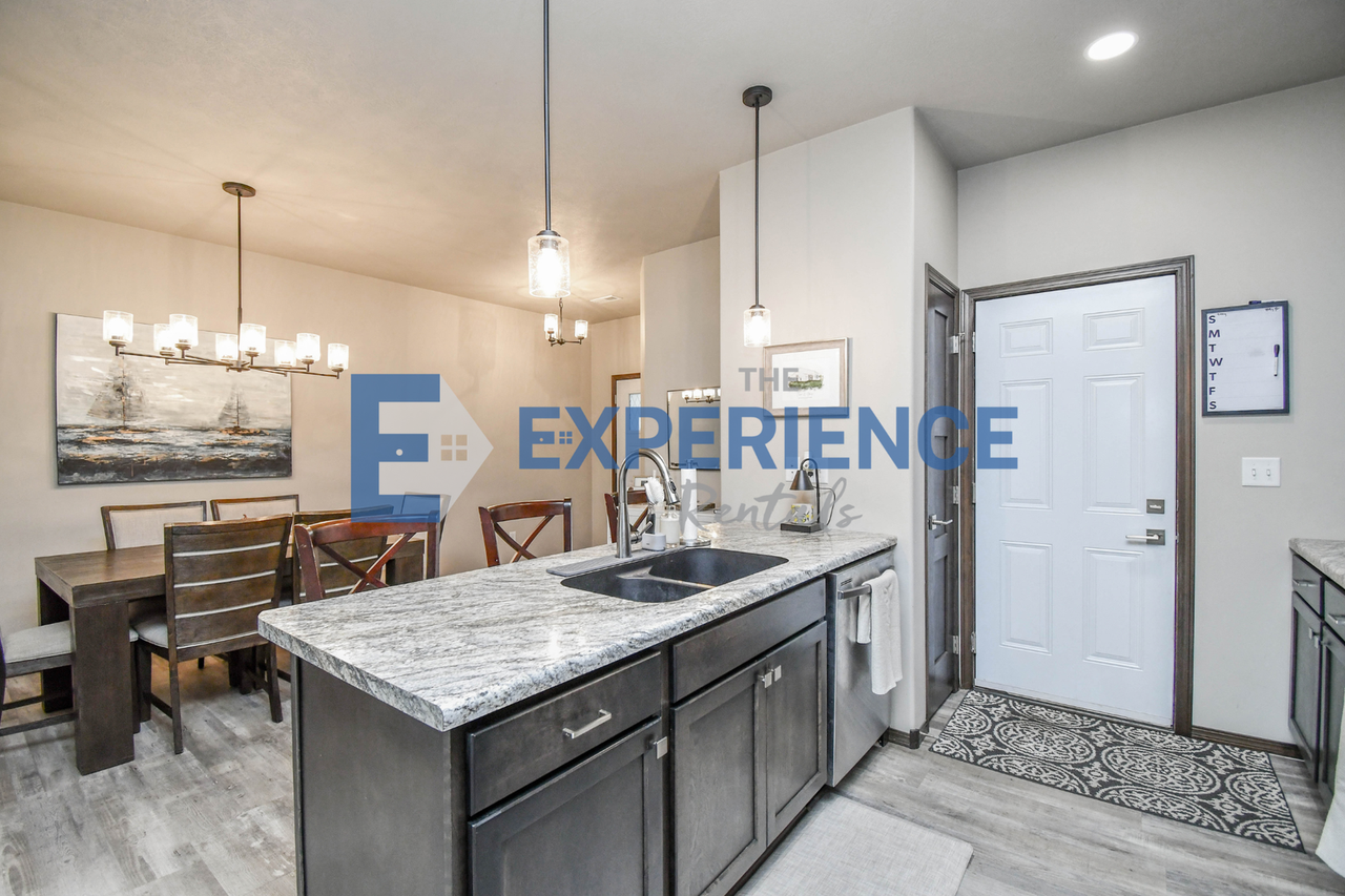 5810 S Whisper Creek Pl - Photo 7 of 41