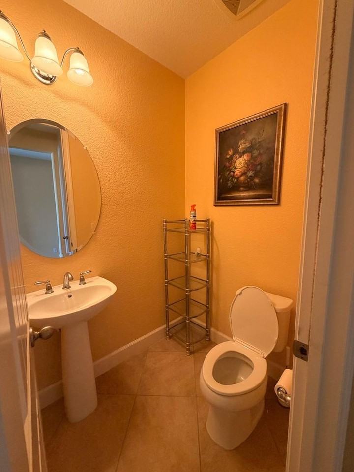 1804 Signet Ct - Photo 4 of 49