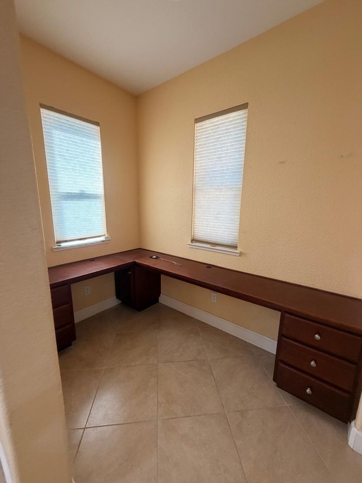 1804 Signet Ct - Photo 7 of 49