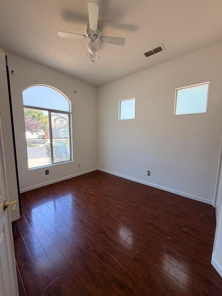 100 Halley Glen Dr - Photo 3 of 41
