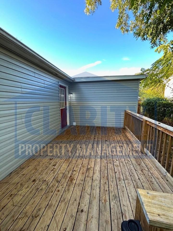 804 Willow St Nw - Photo 5 of 21