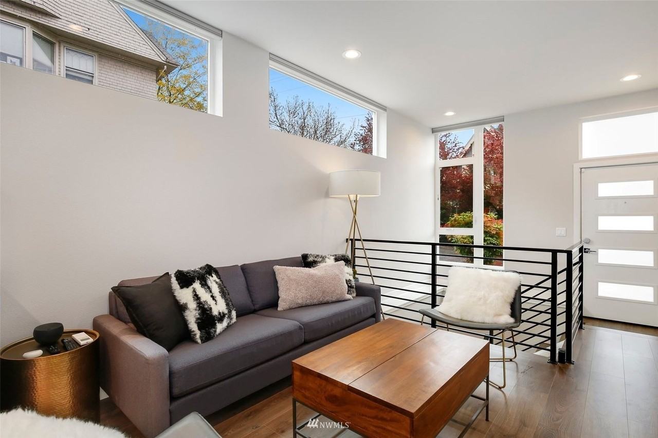 1064 E Harrison St - Photo 3 of 21