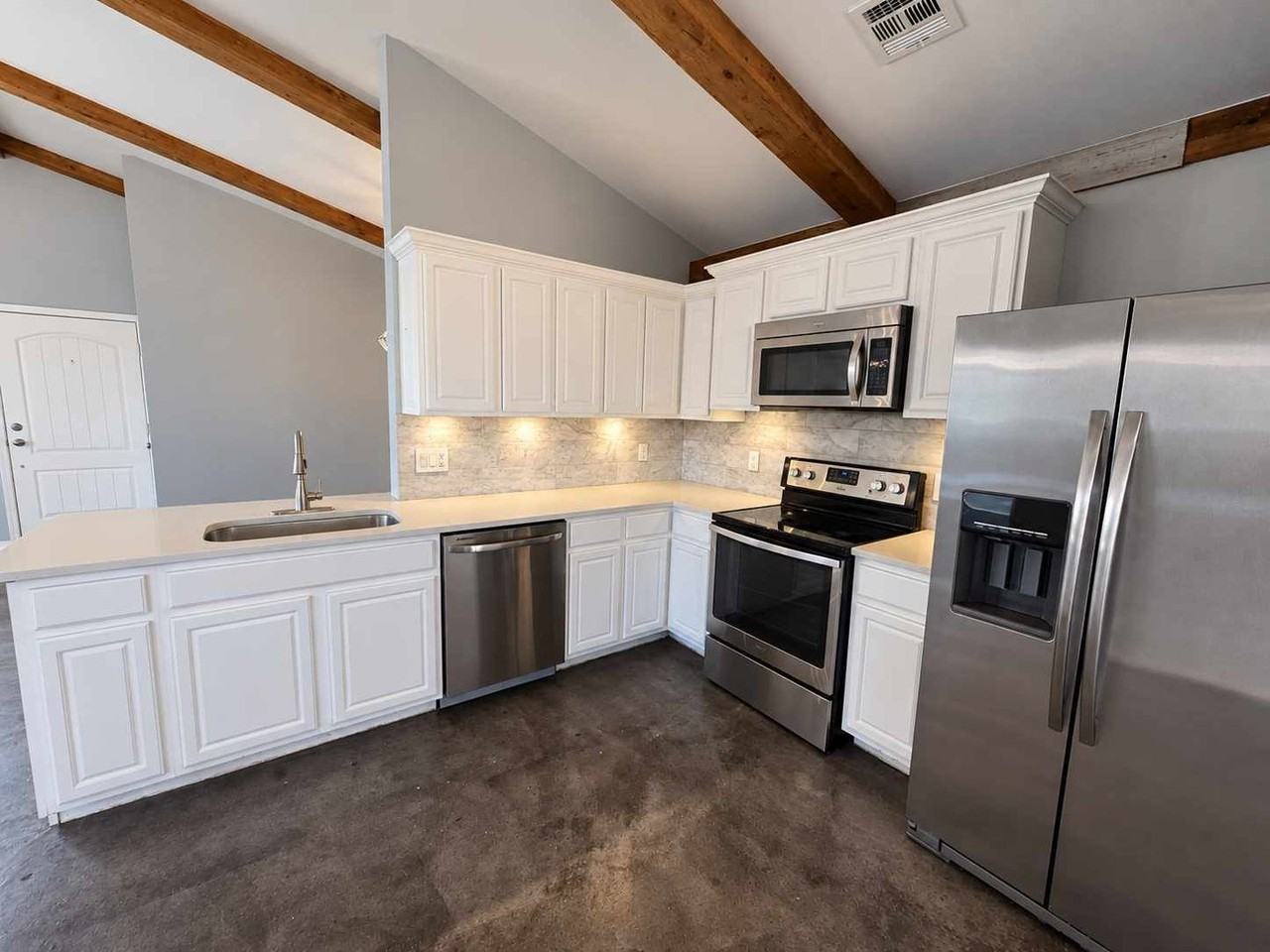 2801 Nw 186th St - Photo 7 of 17