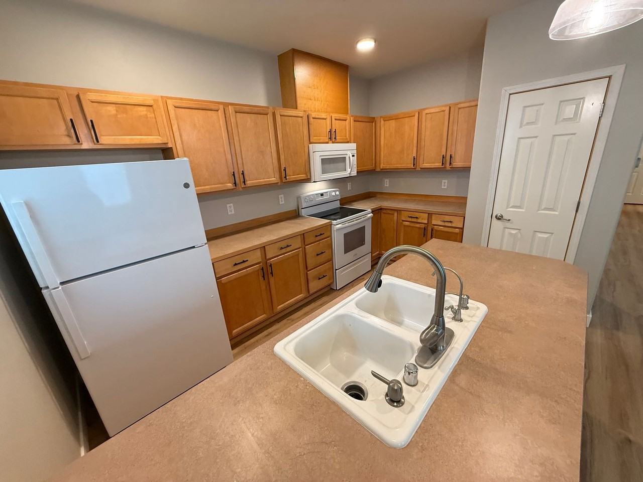 2661 Bronson Ave - Photo 6 of 18