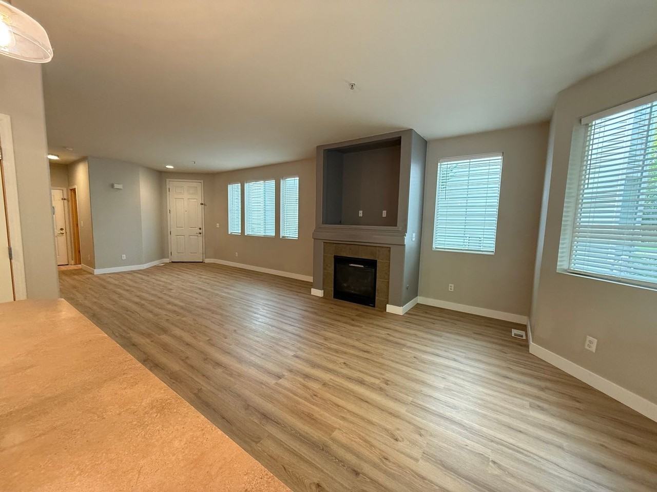 2661 Bronson Ave - Photo 7 of 18