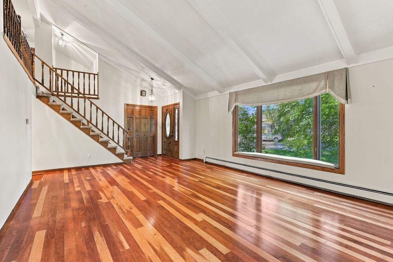 939 W Lindbergh St - Photo 4 of 34