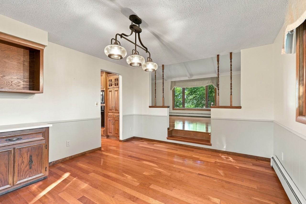 939 W Lindbergh St - Photo 5 of 34