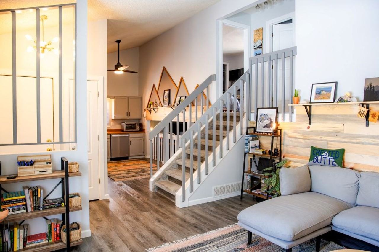 6065 Pemberton Way - Photo 4 of 27