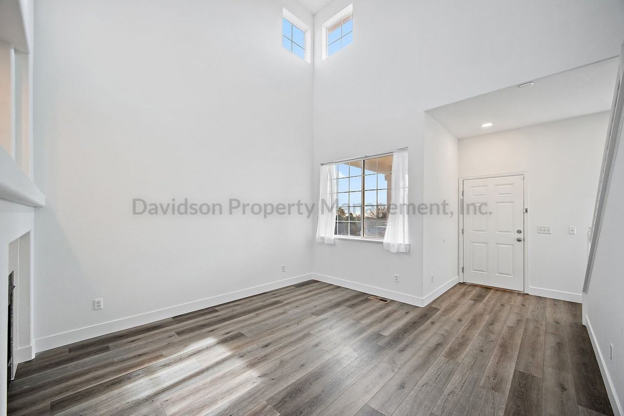 9188 Sunningdale Rd - Photo 3 of 26