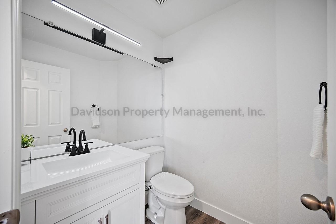9188 Sunningdale Rd - Photo 4 of 26