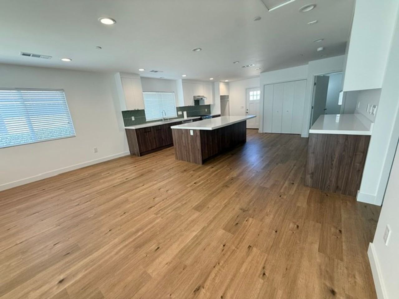 433 W Hammel St - Photo 6 of 48