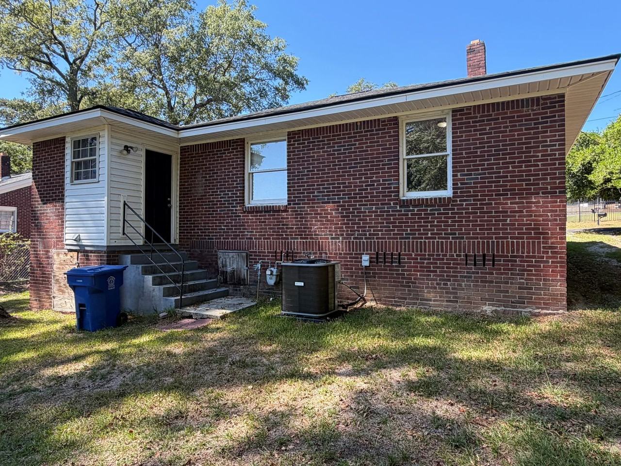 3904 Marsteller St - Photo 2 of 10
