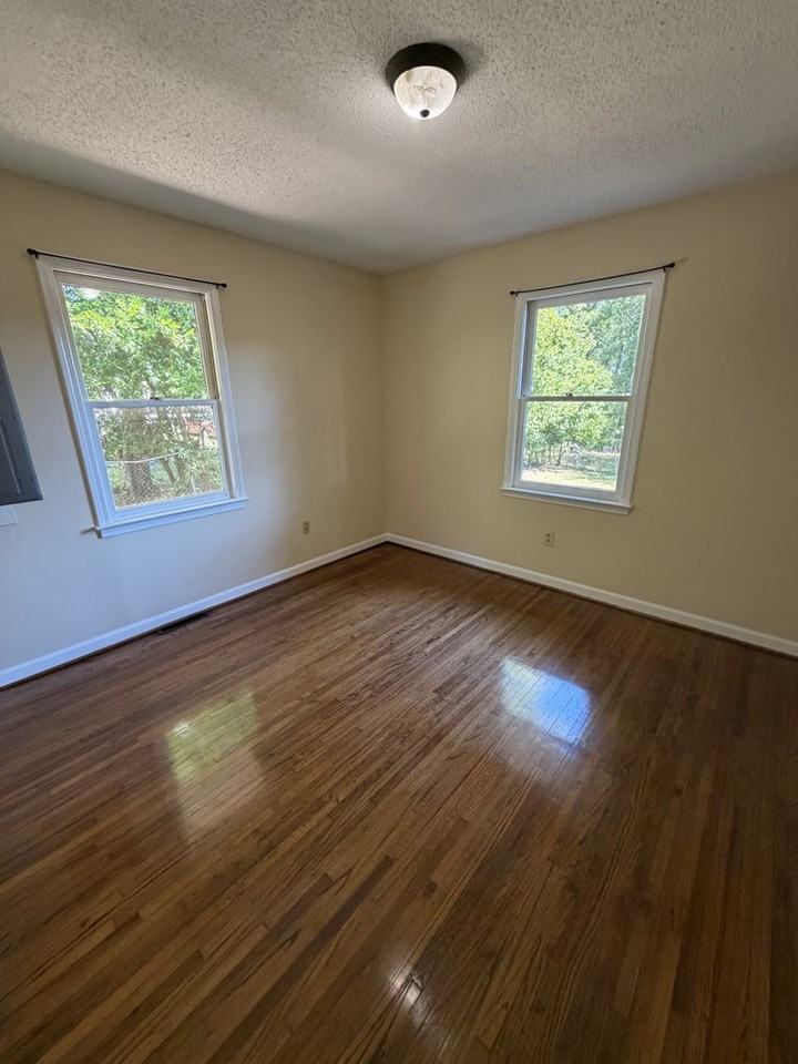 3904 Marsteller St - Photo 6 of 10