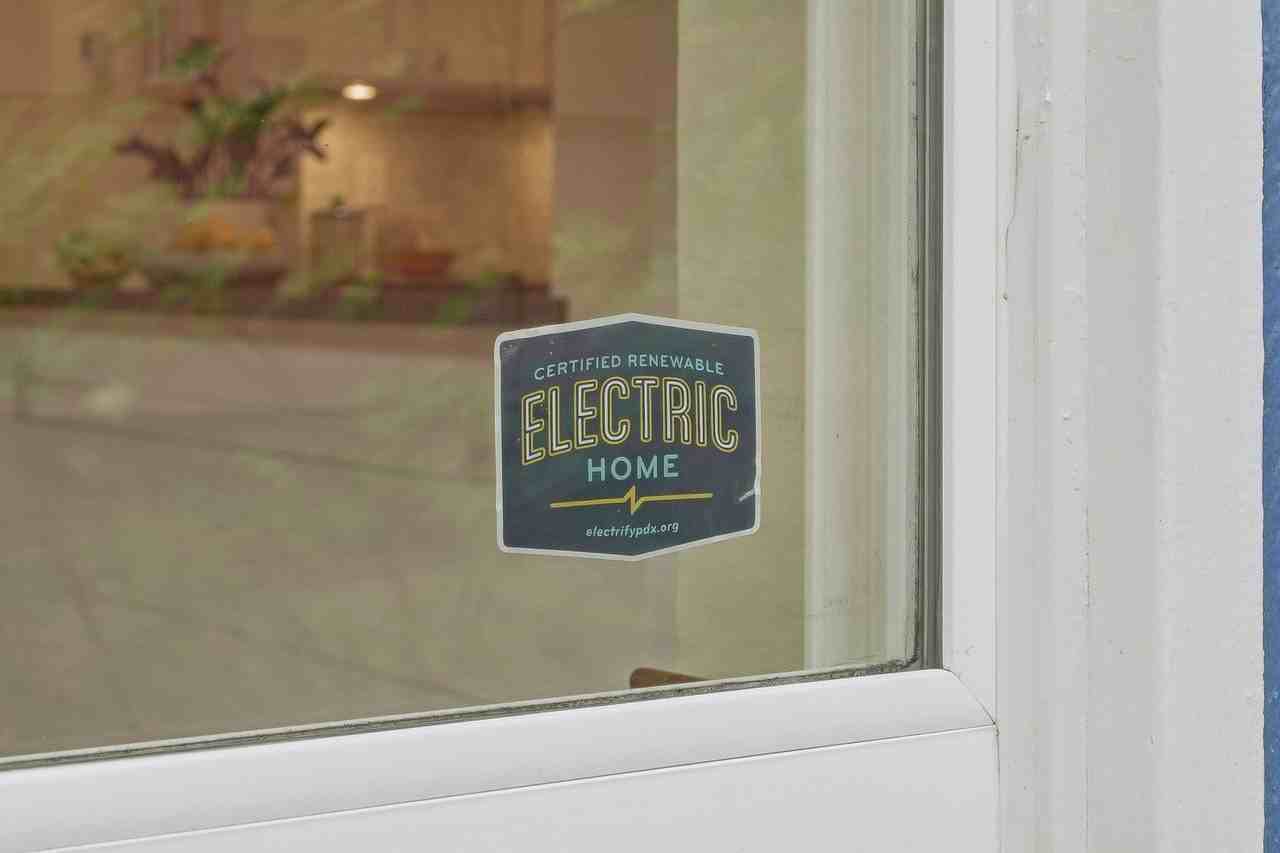 9244 N Allegheny Ave - Photo 4 of 30