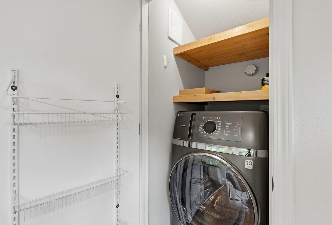 9244 N Allegheny Ave - Photo 6 of 30
