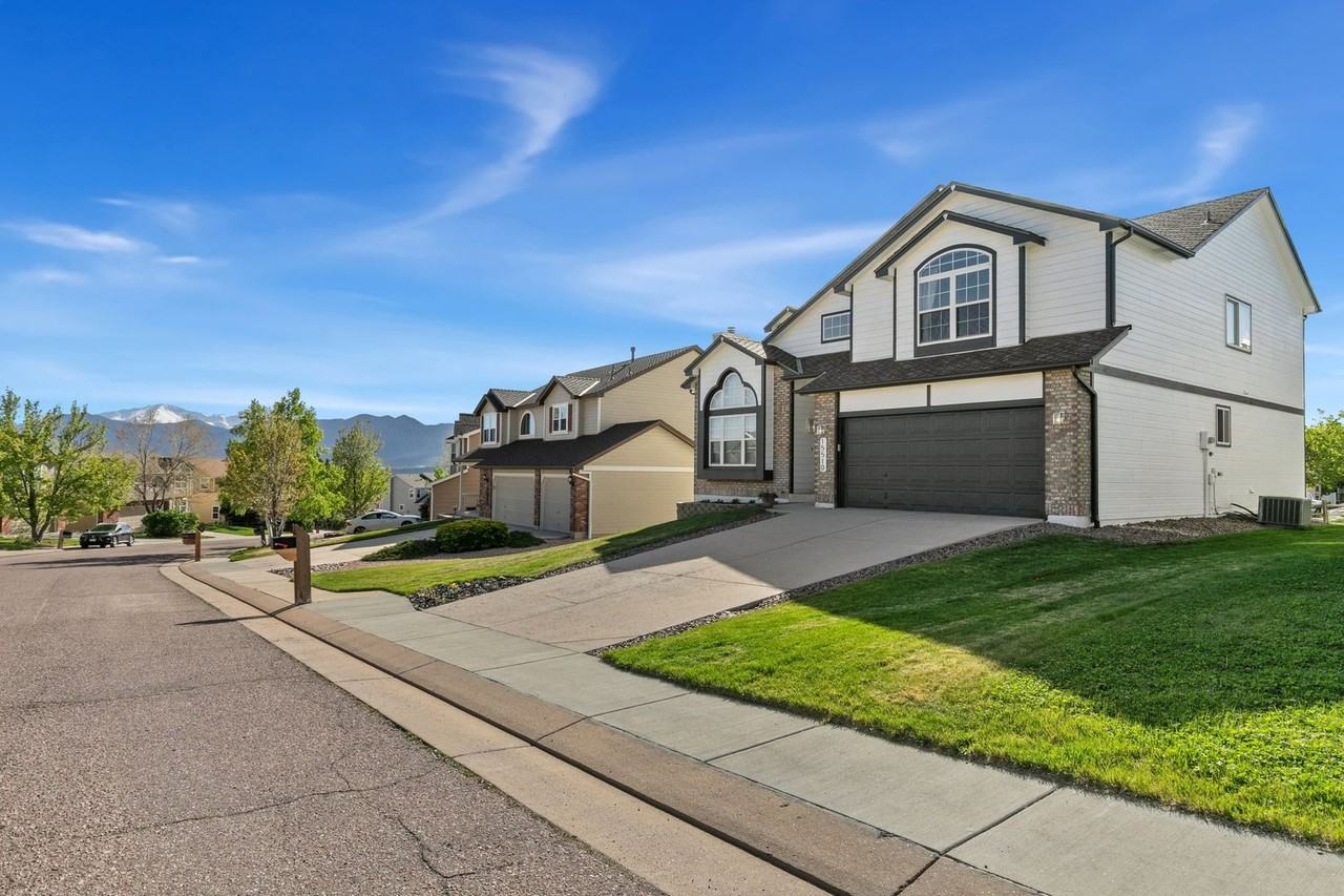 15510 Jessie Dr - Photo 2 of 50