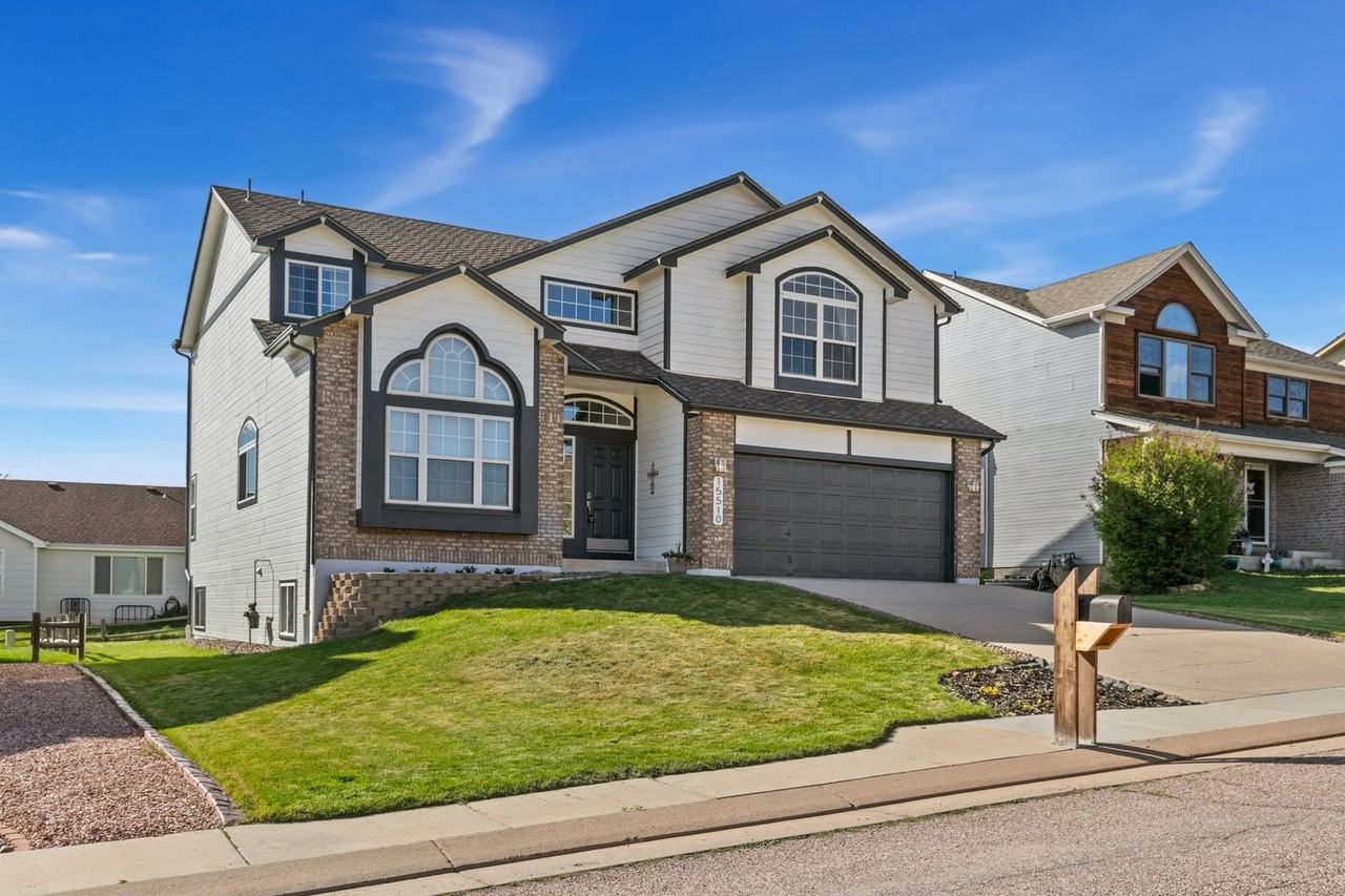 15510 Jessie Dr - Photo 3 of 50