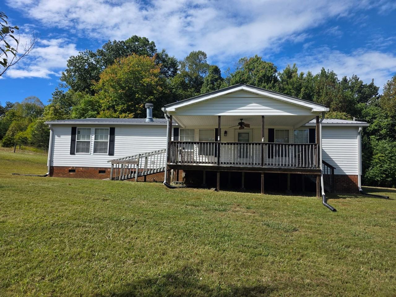 158 Virginia Dr - Photo 2 of 18