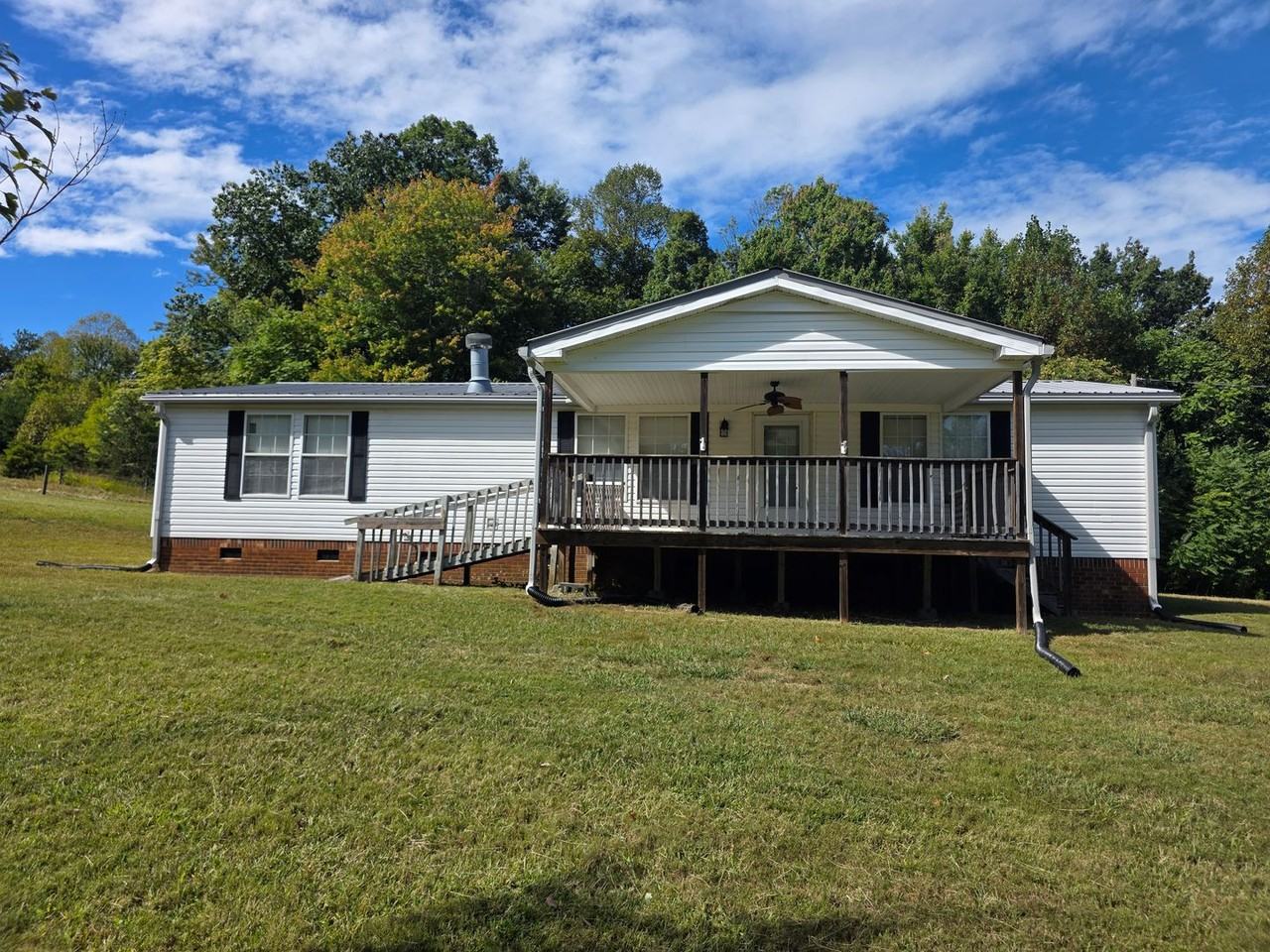 158 Virginia Dr - Photo 4 of 18