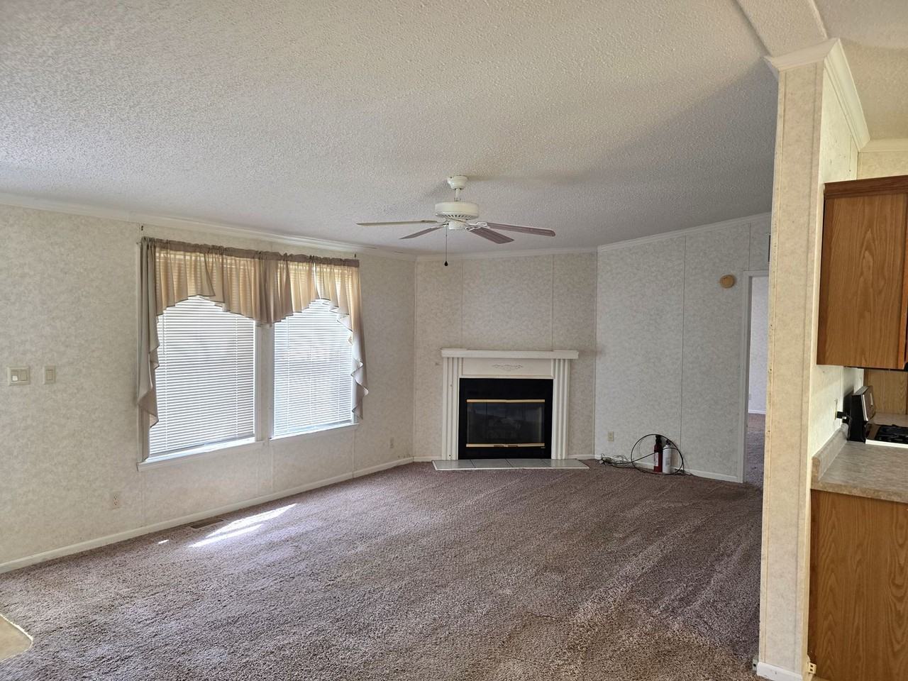 158 Virginia Dr - Photo 6 of 18