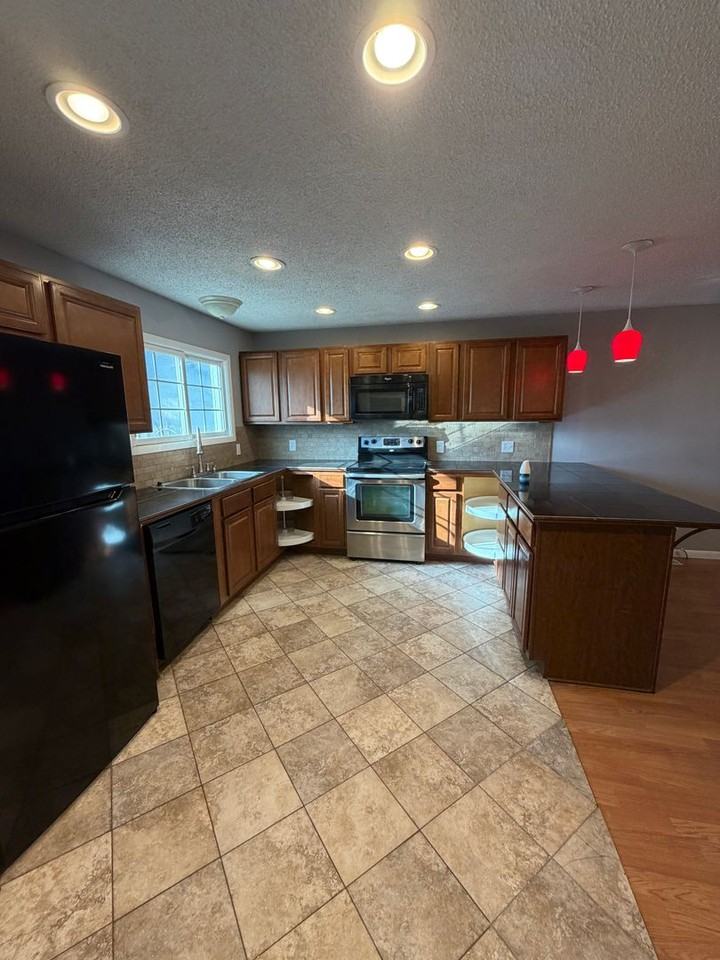 4671 S Gold St - Photo 2 of 19