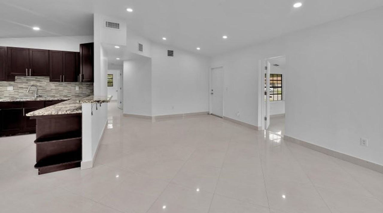 17551 Ne 5th Ave - Photo 5 of 15