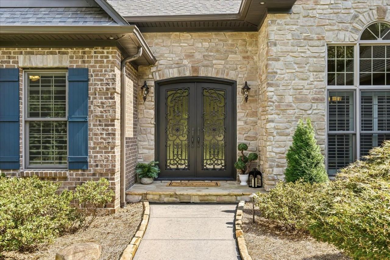 7832 Chapel Creek Dr - Photo 2 of 48