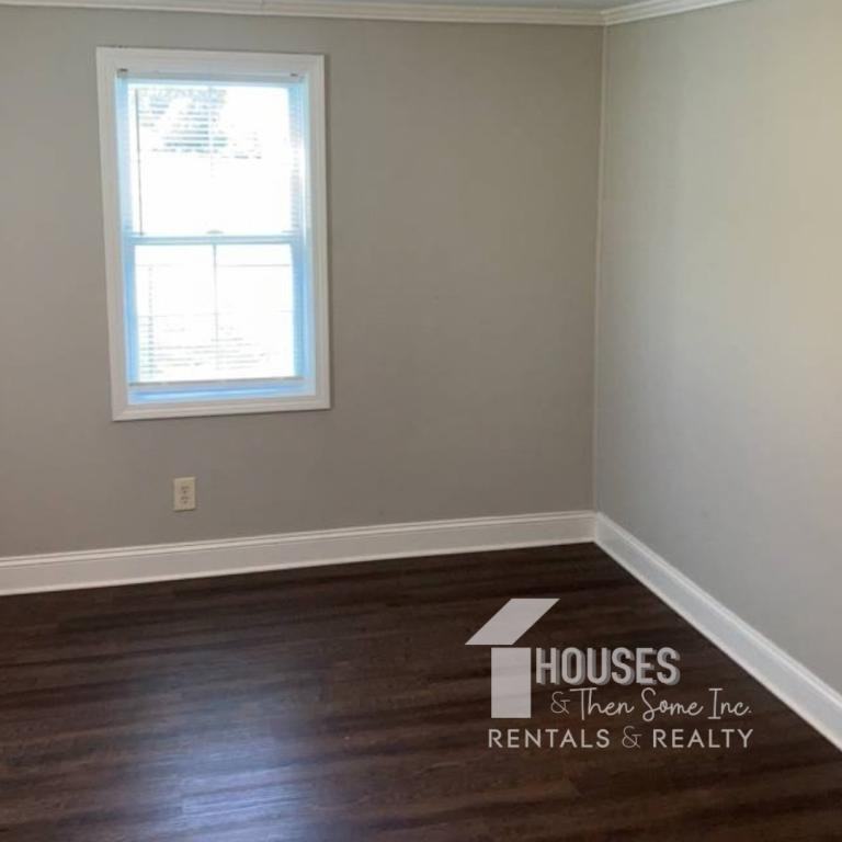 109 Roper Rd - Photo 7 of 20