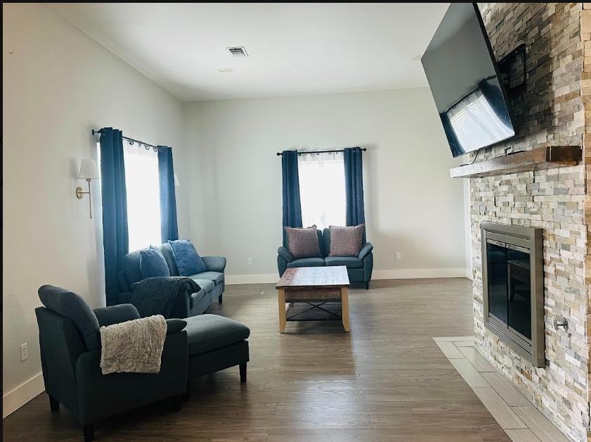 7006 Bradford Dr - Photo 3 of 4