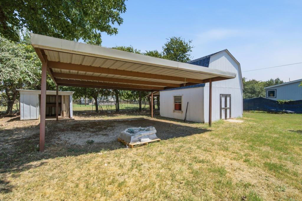 1932 Gale Dr - Photo 5 of 39