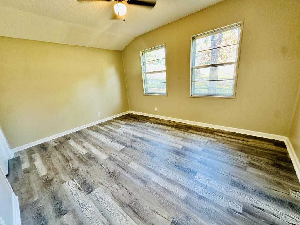 708 Cherry Ln - Photo 5 of 15