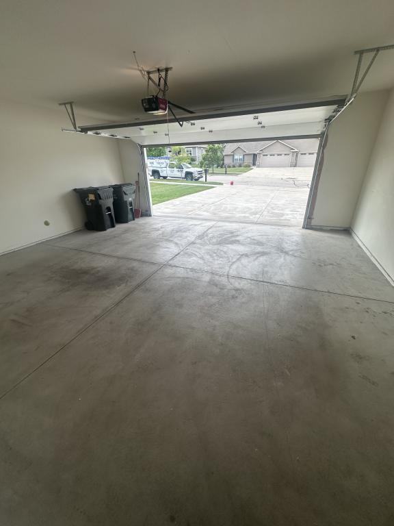 2519 Parkfield Dr - Photo 4 of 41